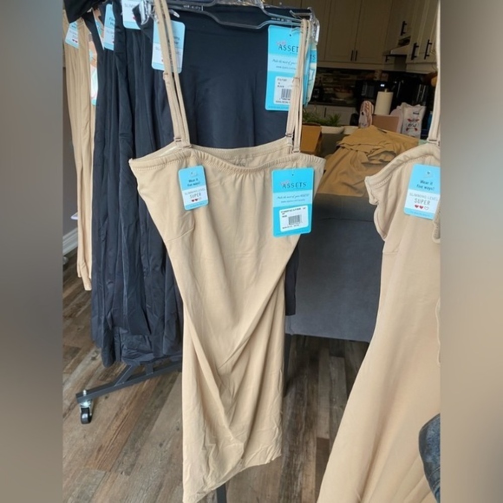 SPANX Assets by Sara Blakely Women's Convertible Slip Dress Nude‎ - Picture 3 of 3